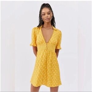 Urban Outfitters Mustard Yellow‎ Floral Smocked Mini Dress Womens Medium V-Neck